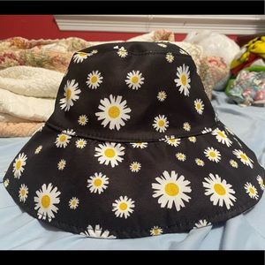 Daisy Pattern Bucket Hat